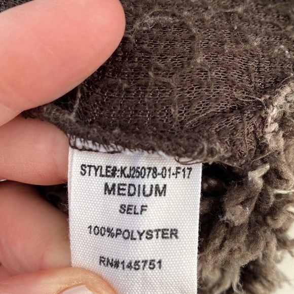 Altar’d State 1/4 zip Sherpa - Picture 3 of 5